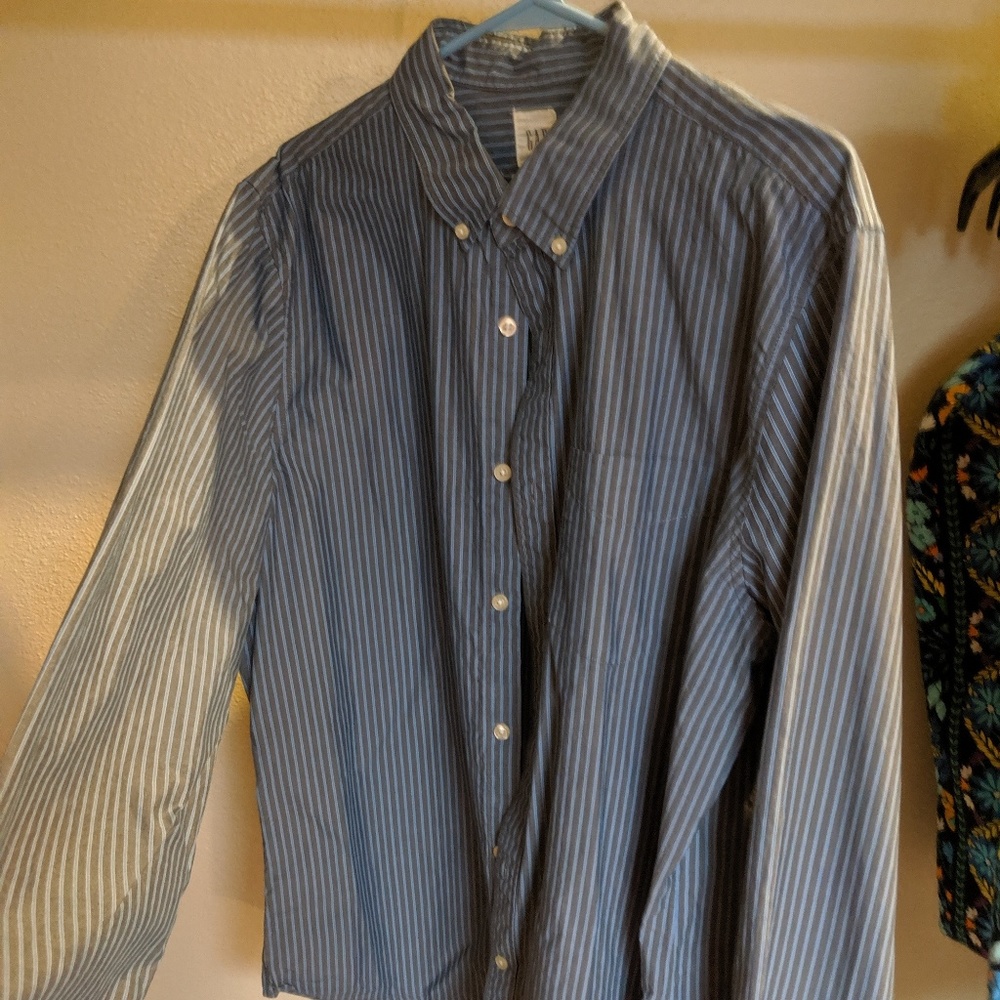 EUC Gap Dress Shirt